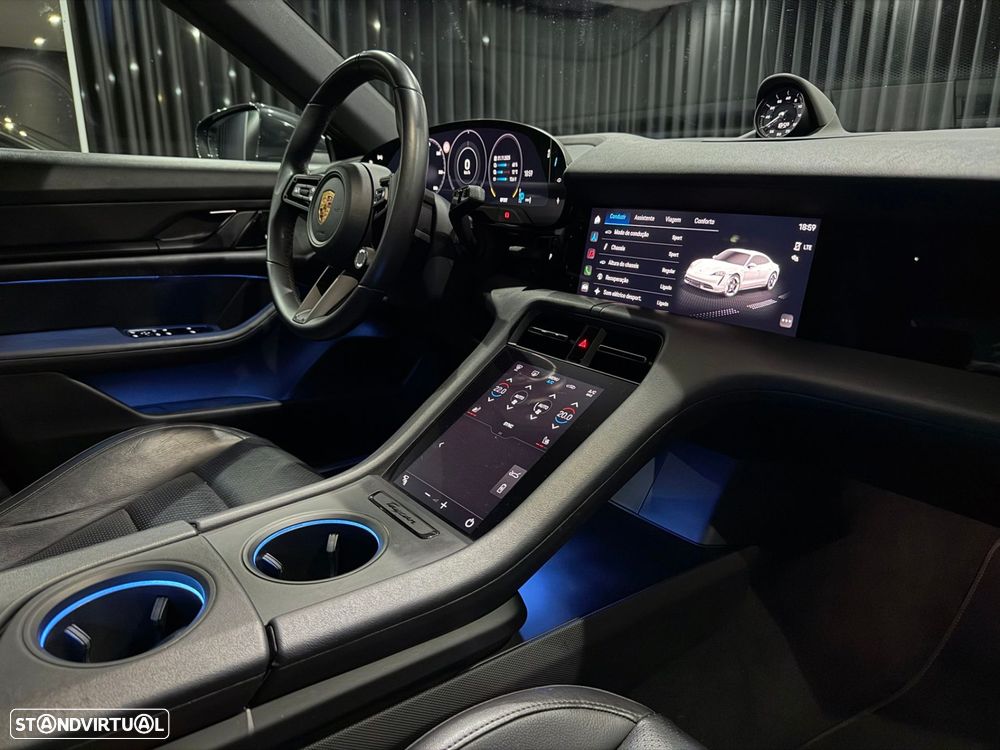Porsche Taycan 4 - 34