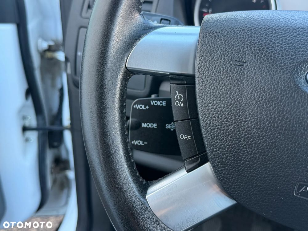 Ford Kuga 2.0 TDCi 2x4 Titanium - 33