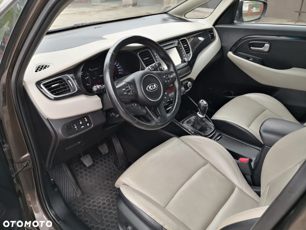Kia Carens 1.7 CRDi 136 Dream Team Edition - 14