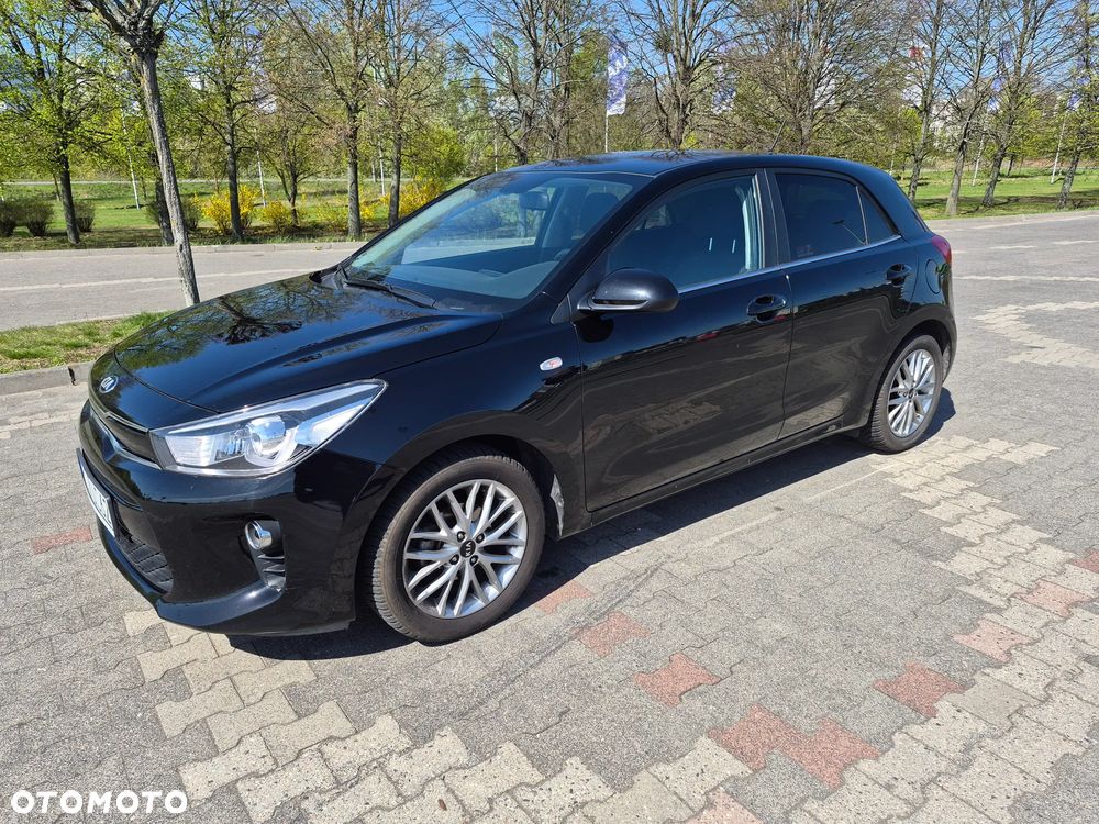 Kia Rio 1.2 L - 5