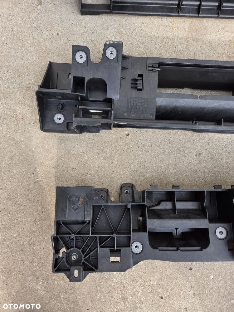 Pas przedni wzmocnienie górne belka pod zamek Peugeot 3008 III  9839755580 NOWE - 2