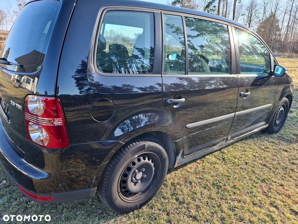 Volkswagen Touran - 15