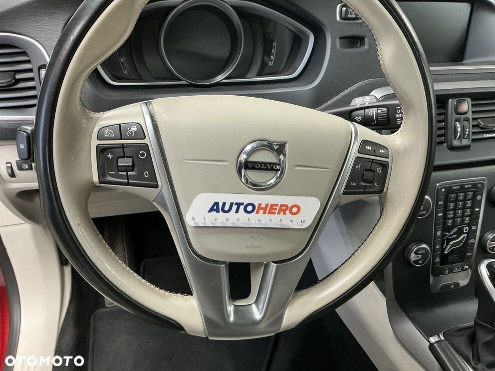 Volvo V40 Cross Country - 37