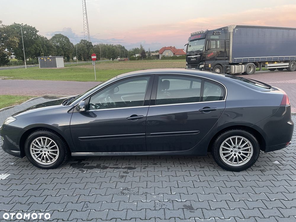 Renault Laguna 2011 photo 4