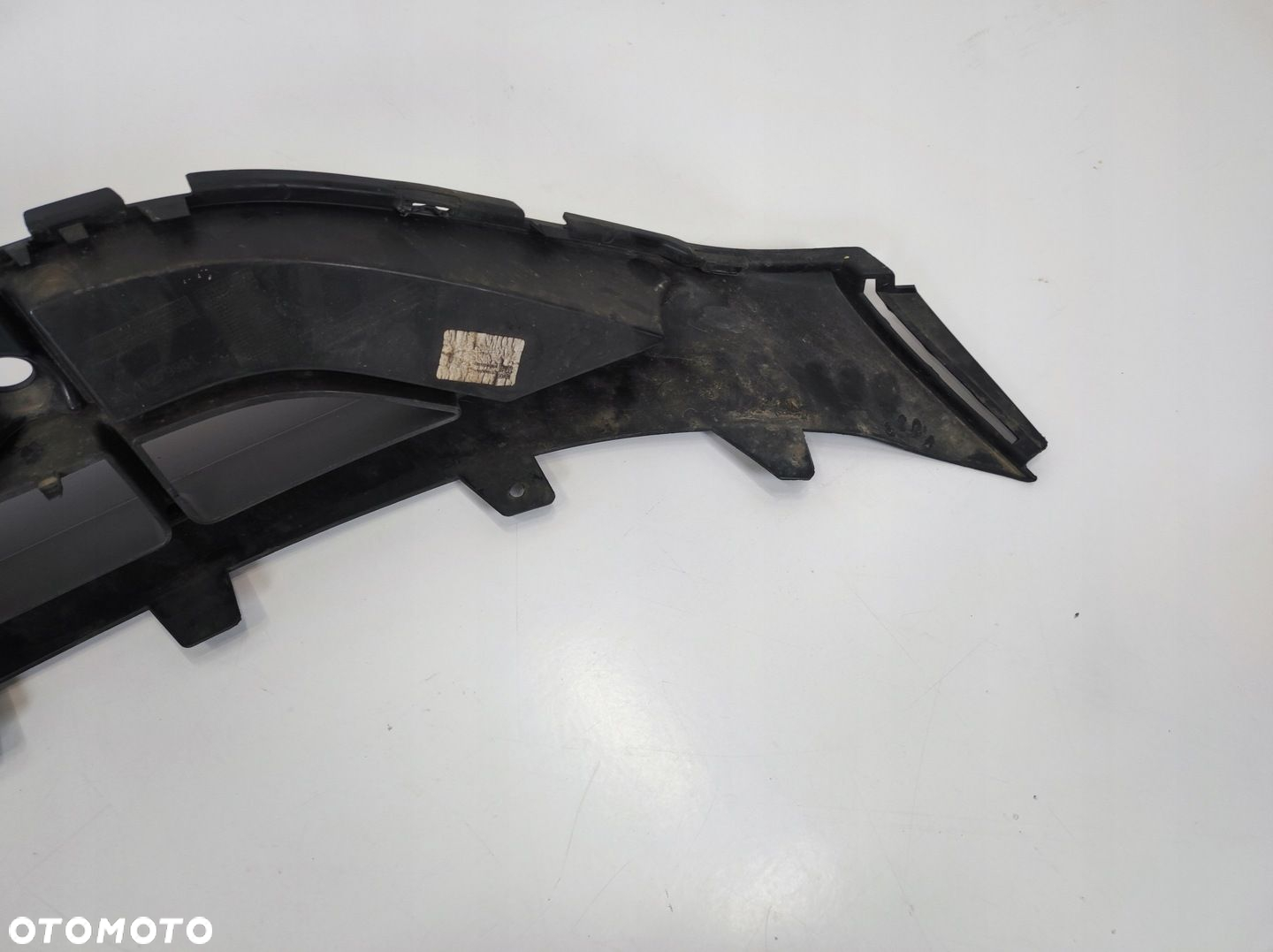 KRATKA ŚRODKOWA ZDERZAKA MERCEDES GLA W247 H247 A2478854205  LISTWA - 11