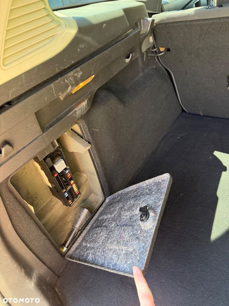 Ford Focus 1.6 Ambiente - 24