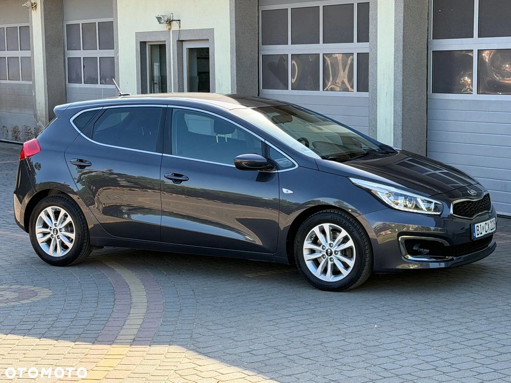 Kia Ceed 1.6 GDI Dream-Team Edition - 18
