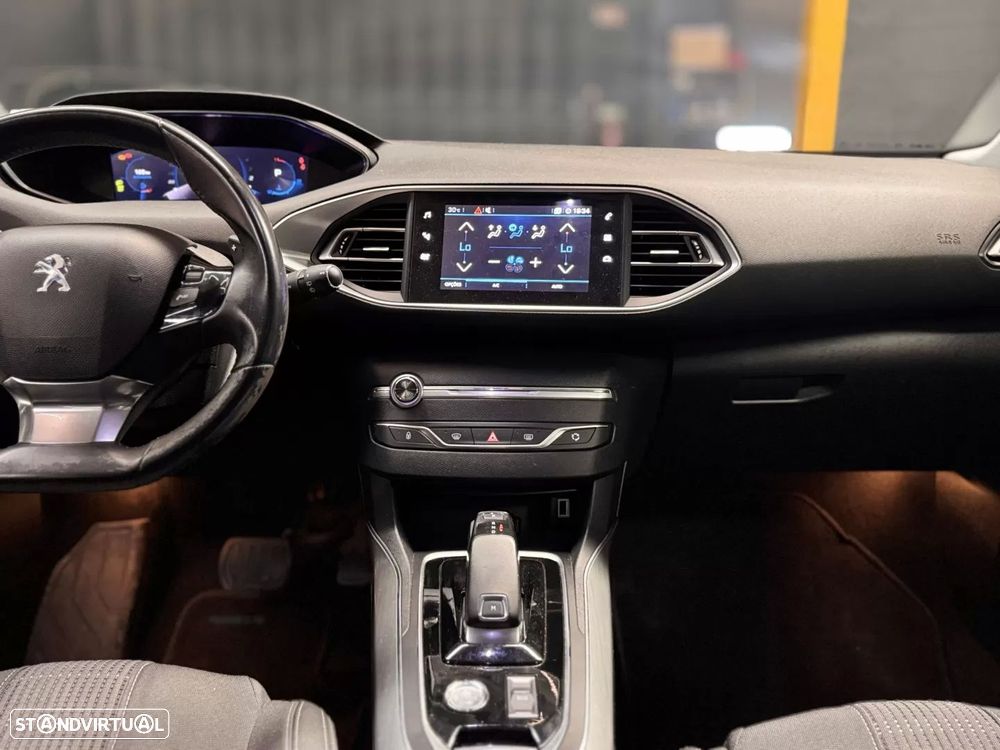 Peugeot 308 SW 1.5 BlueHDi Style EAT8 - 12