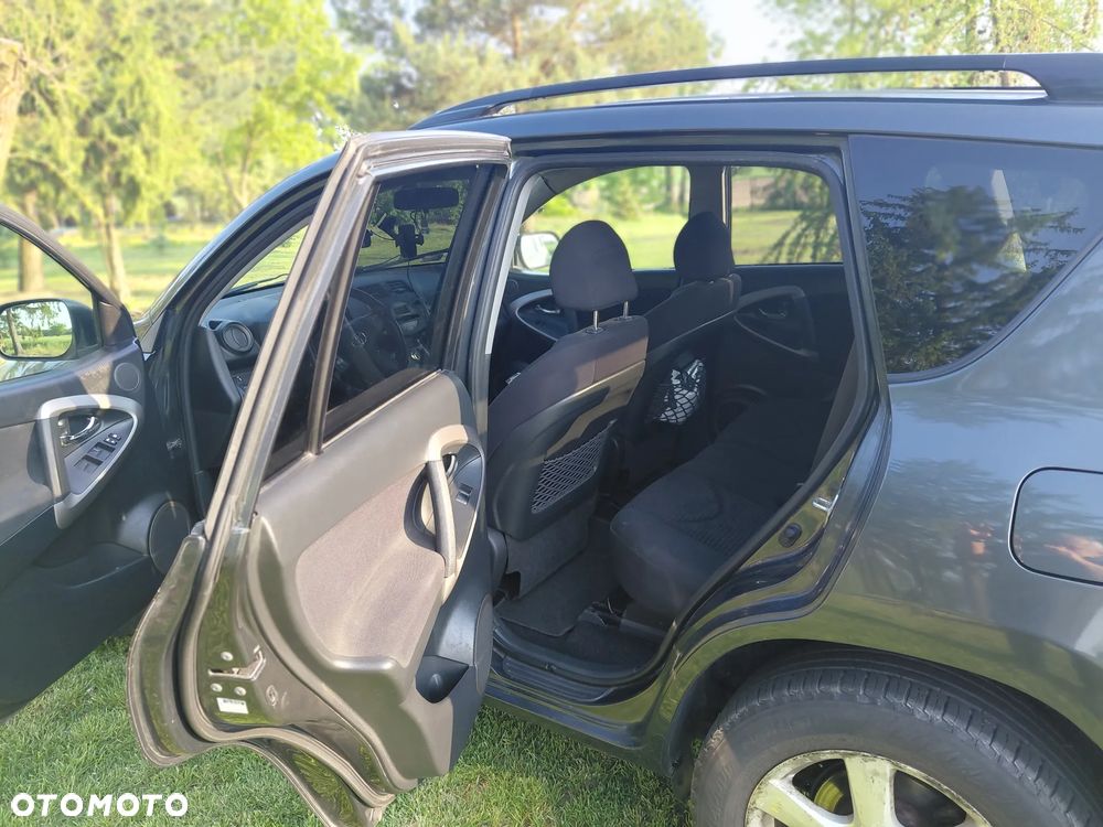 Toyota RAV4 - 5