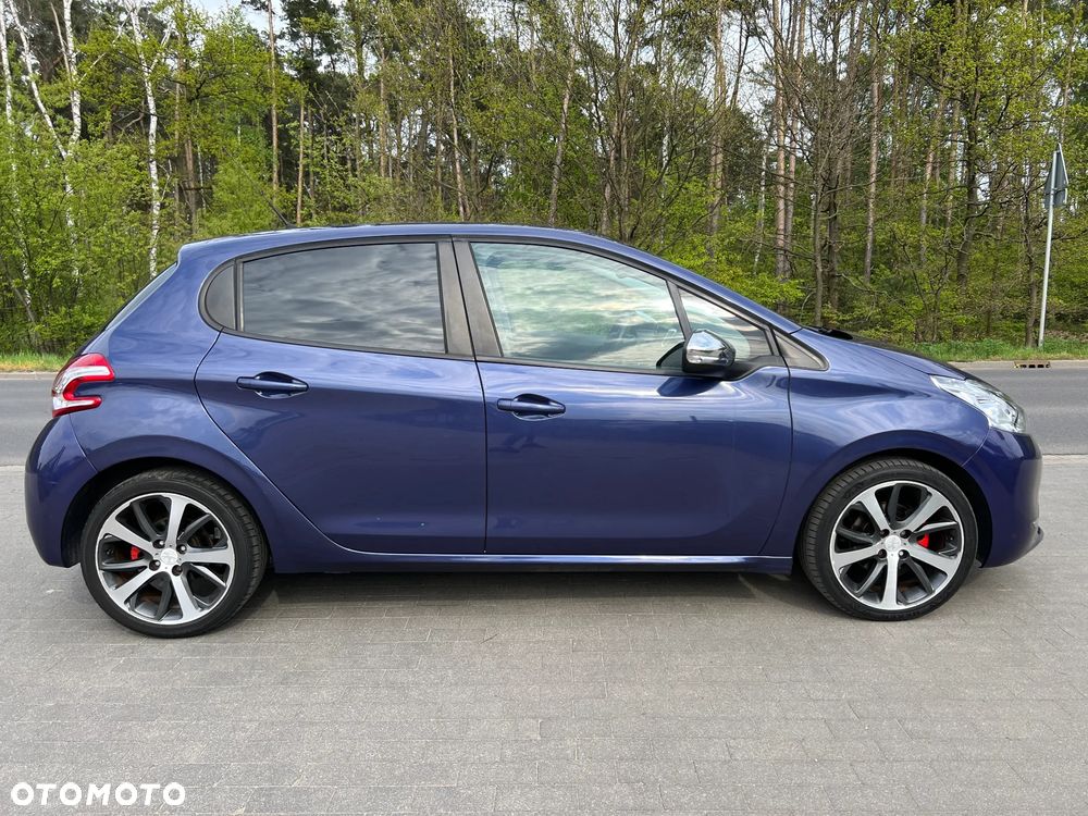 Peugeot 208 - 4
