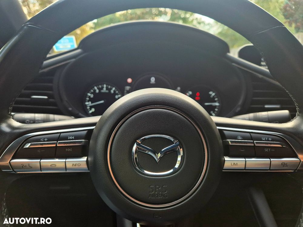 Mazda 3 e-Skyactiv G150 AT MHEV Exclusive-Line - 17