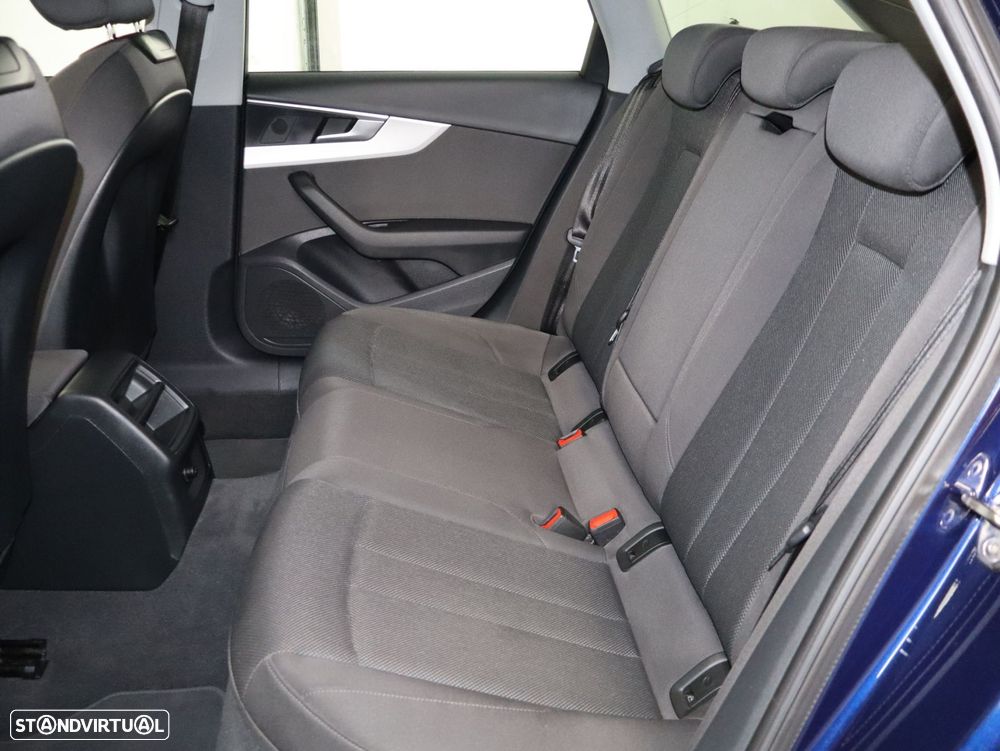 Audi A4 Avant 30 TDI Advanced S tronic - 9