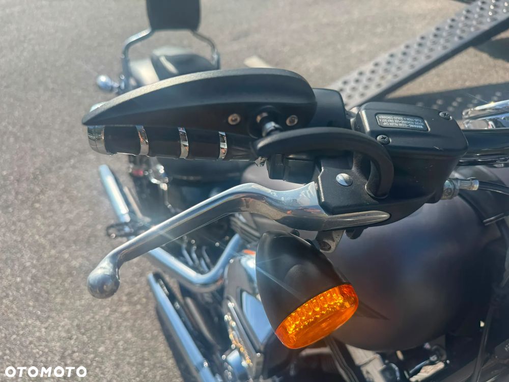 Harley-Davidson Softail Breakout - 21