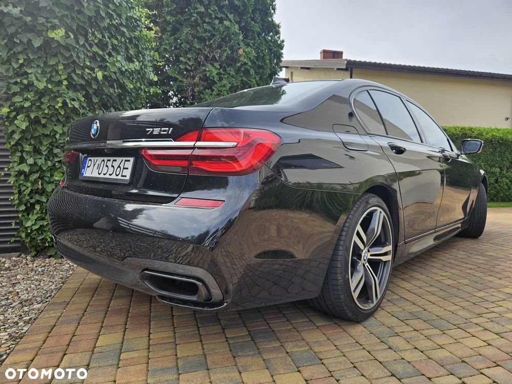 BMW Seria 7 750i xDrive - 5