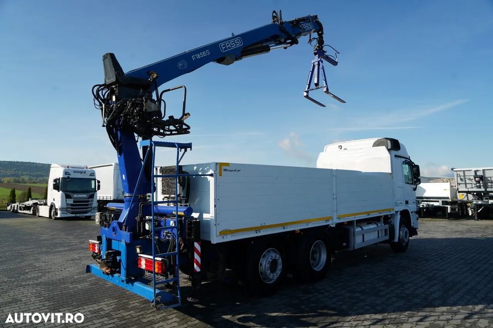 Mercedes-Benz ACTROS 2548 / 6x2 / ÎNĂLȚIME - 6,5 M / PUNTE RELAXABILĂ / TRANSMISIE FASSI / ATINGERE: 10,85 M / PRIMUL SCAUN SPATE / ROTATOARE / FURCĂ PENTRU PALEȚI - 4