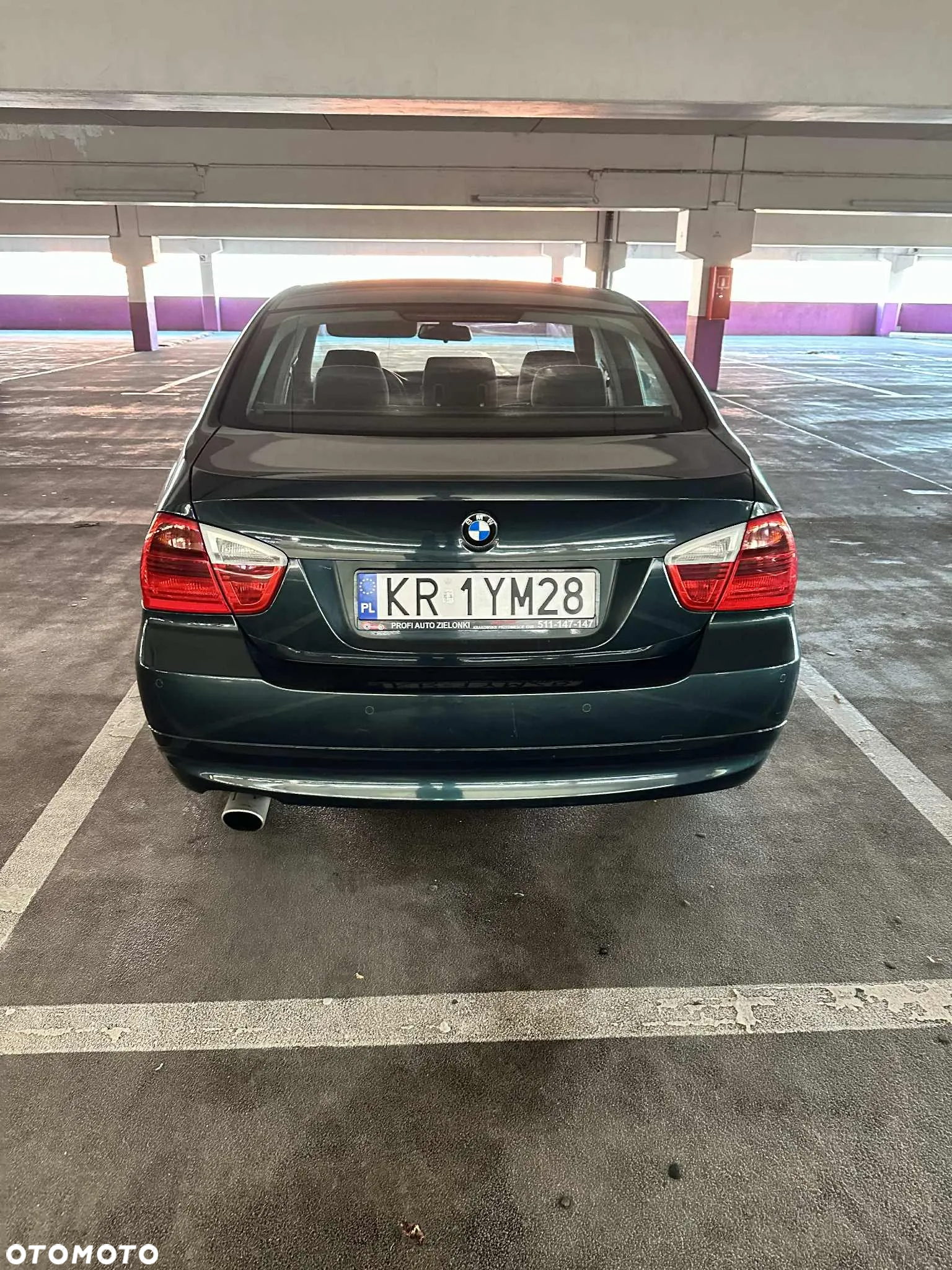 BMW Seria 3 318i - 4
