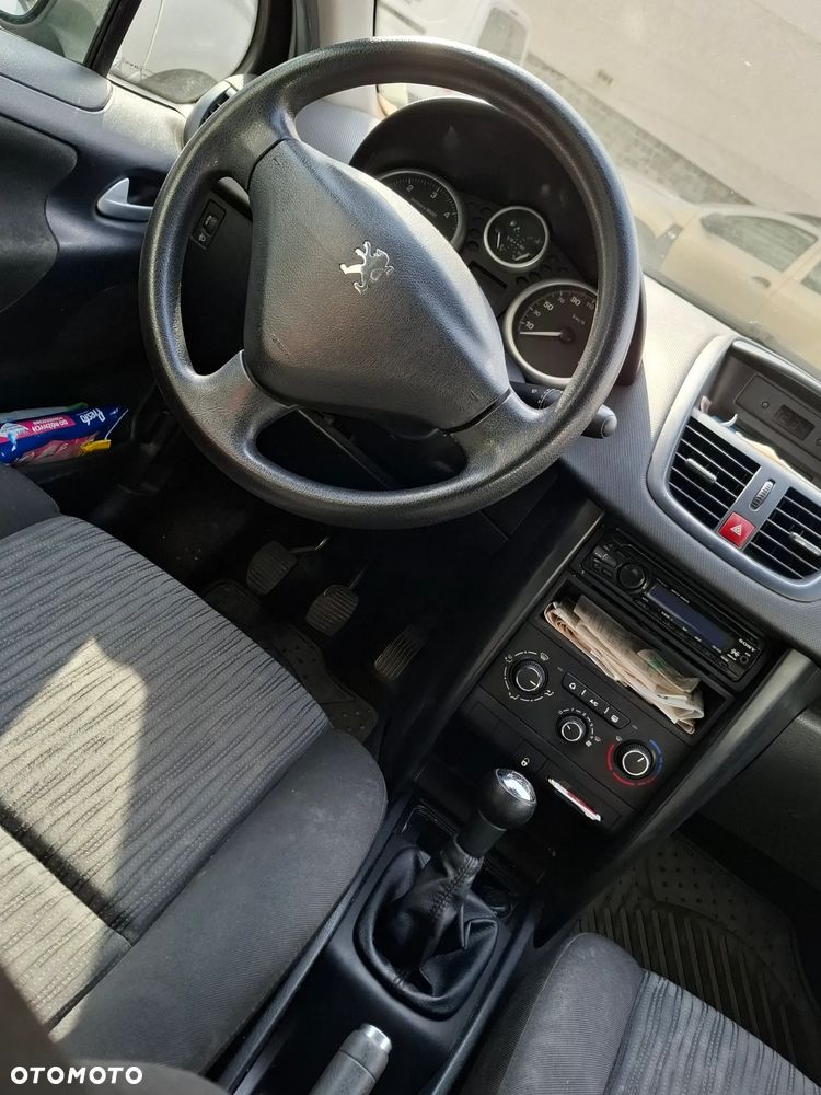 Peugeot 207 - 3