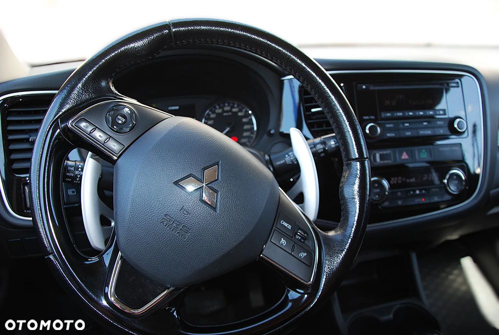 Mitsubishi Outlander 2.0 Intense + 4WD CVT - 5