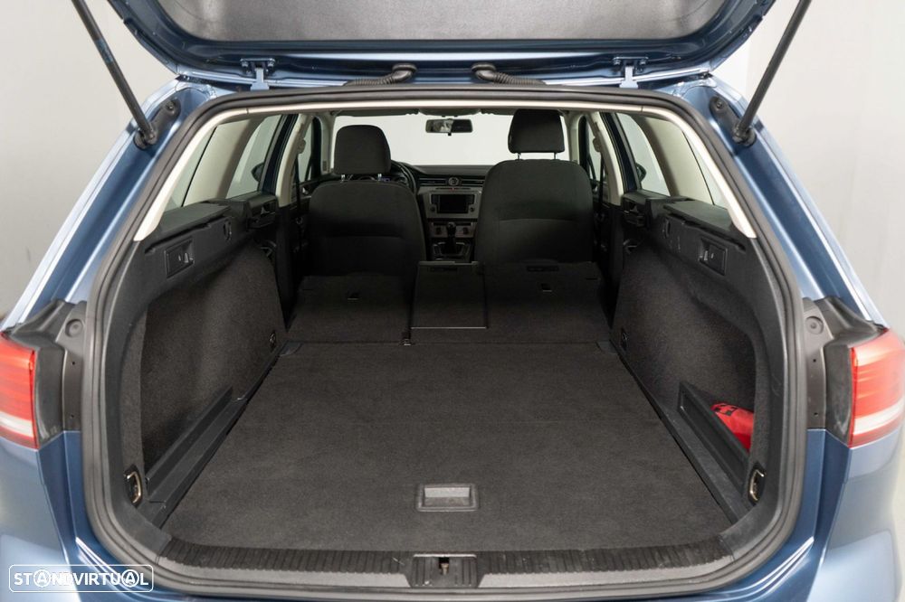 VW Passat Variant 1.6 TDI Confortline - 14