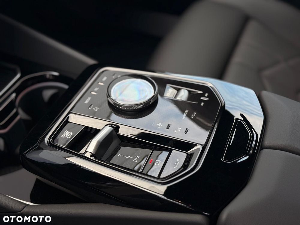 BMW Seria 5 520d xDrive mHEV M Sport - 24