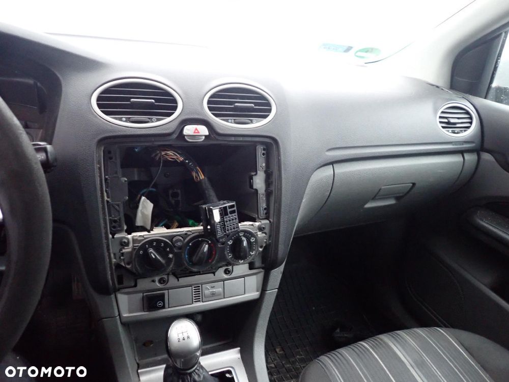CZĘŚCI - Ford Focus II MK2 1,6 16V 74KW 100KM KOMBI LIFT FL lakier 03 Moondust Silver 2008r. INDEX - 9839 - 9