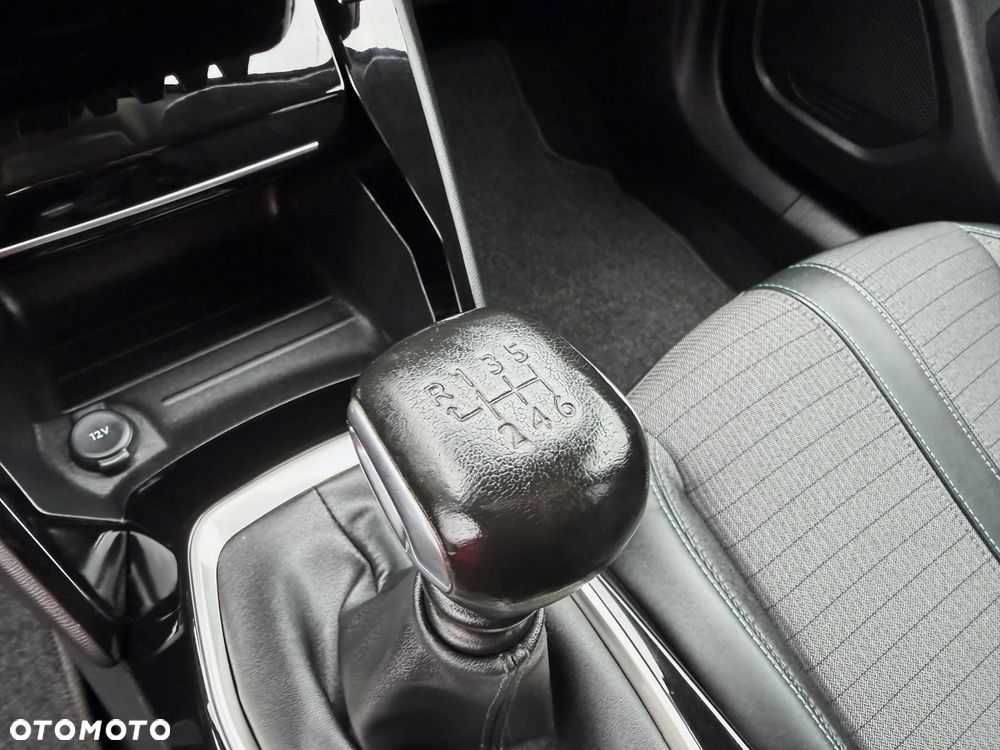 Peugeot 2008 PureTech 130 Allure Pack - 24