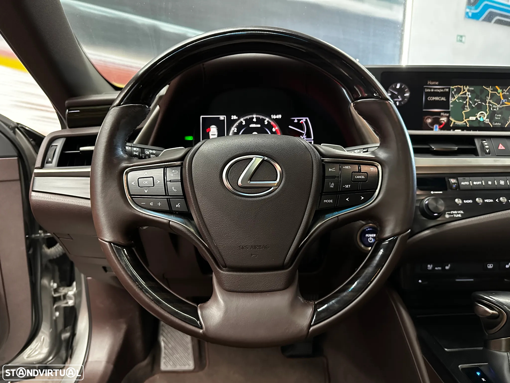 Lexus ES 300h Executive+ - 19