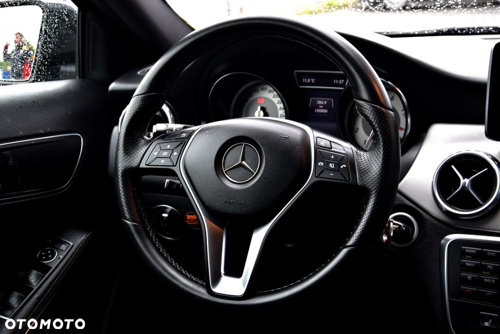 Mercedes-Benz GLA 180 - 28
