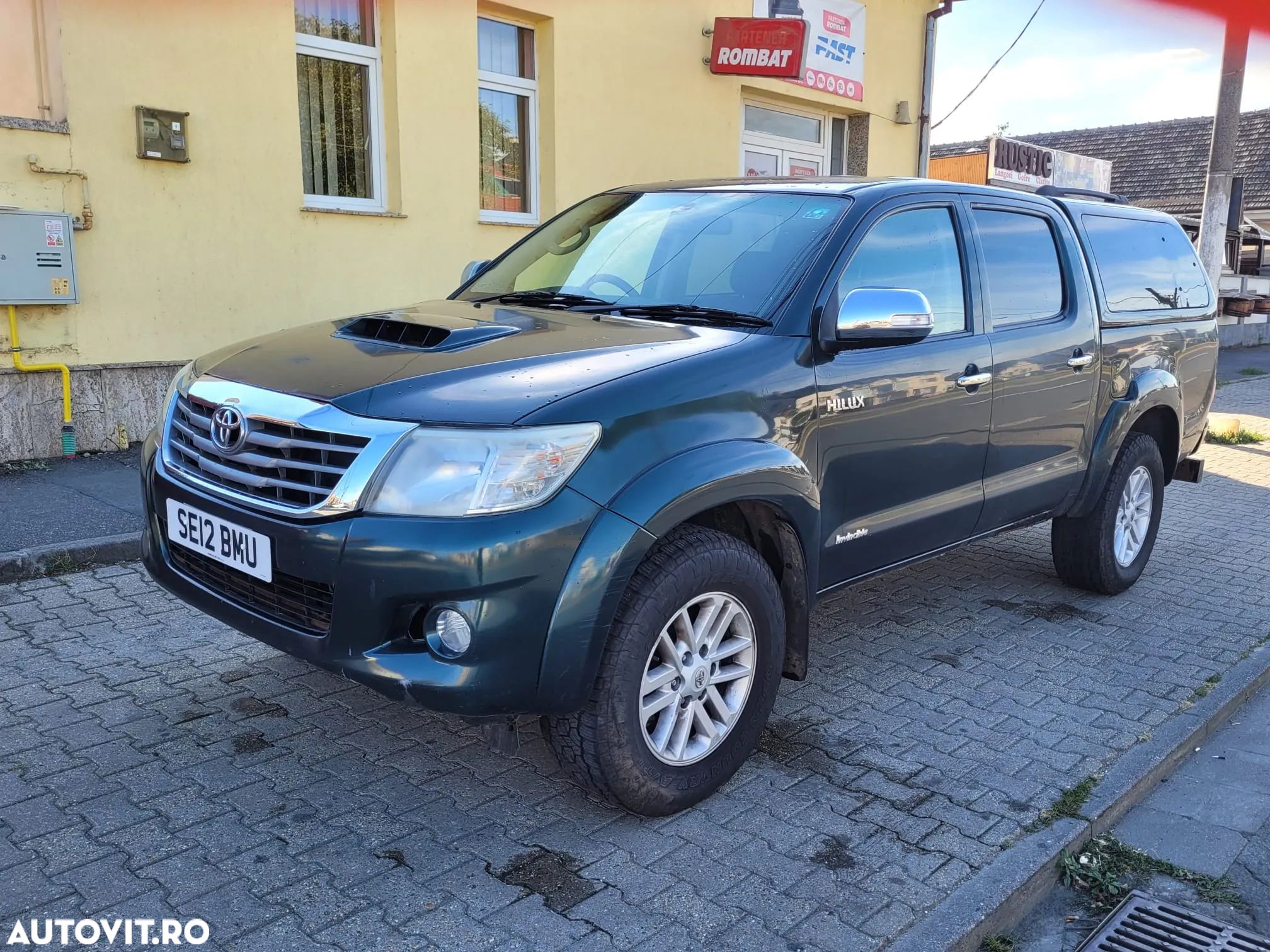 Toyota Hilux - 1