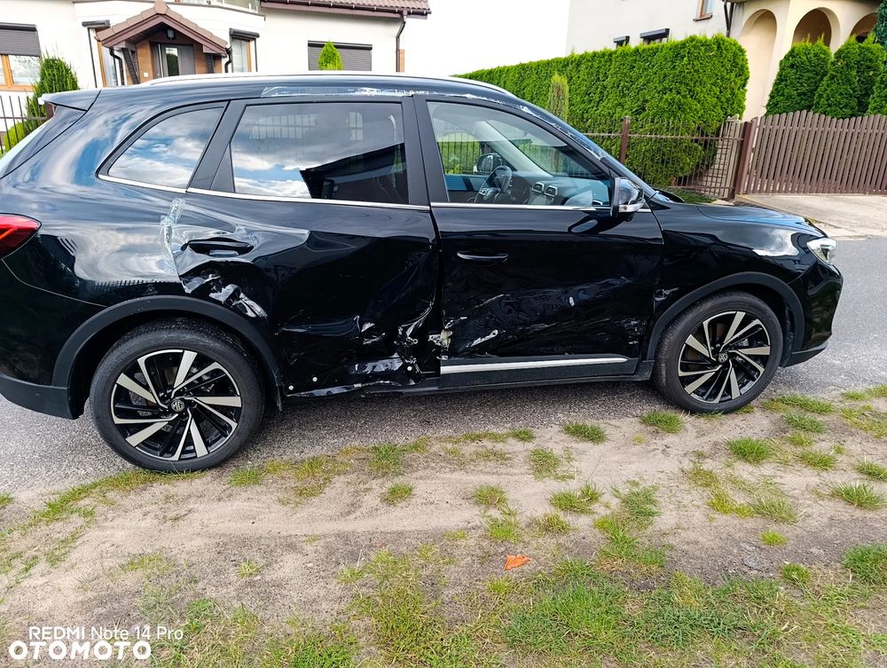 MG ZS - 11