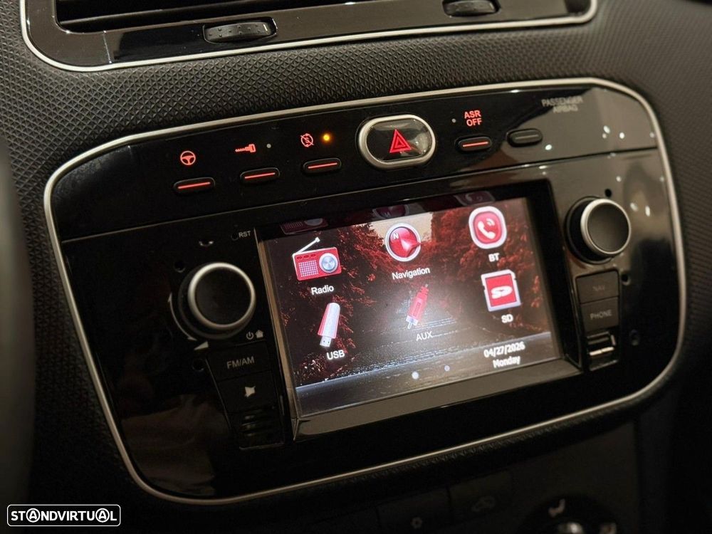 Fiat Punto 1.3 M-Jet Lounge S&S - 9