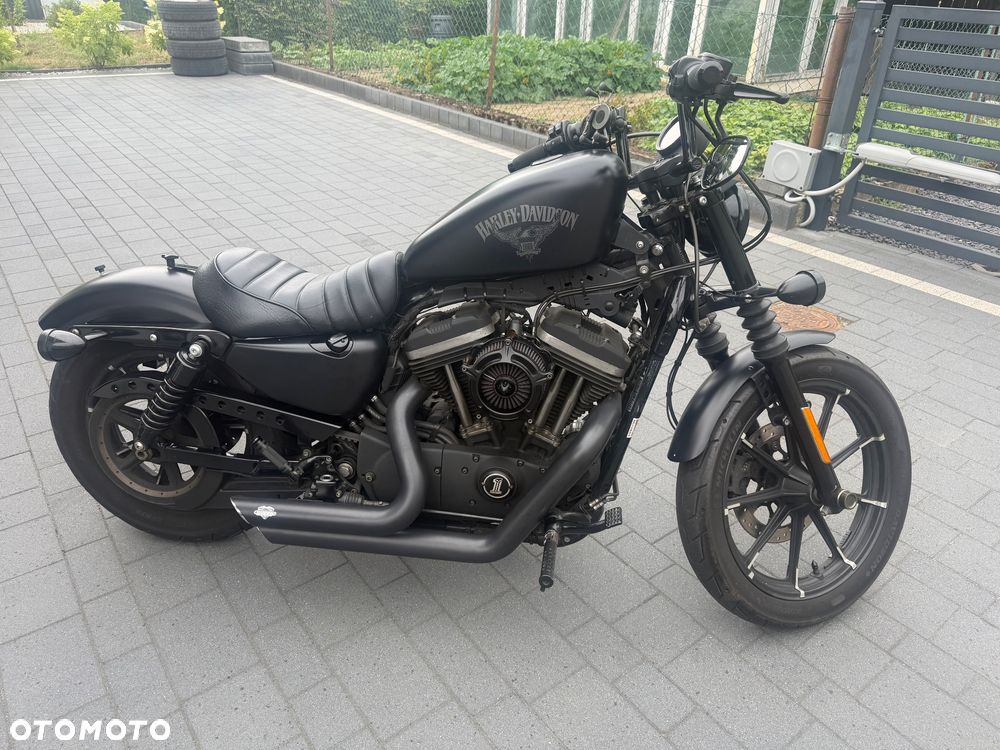 Harley-Davidson Sportster Iron 883 - 1