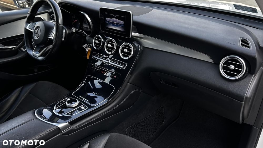Mercedes-Benz GLC - 22