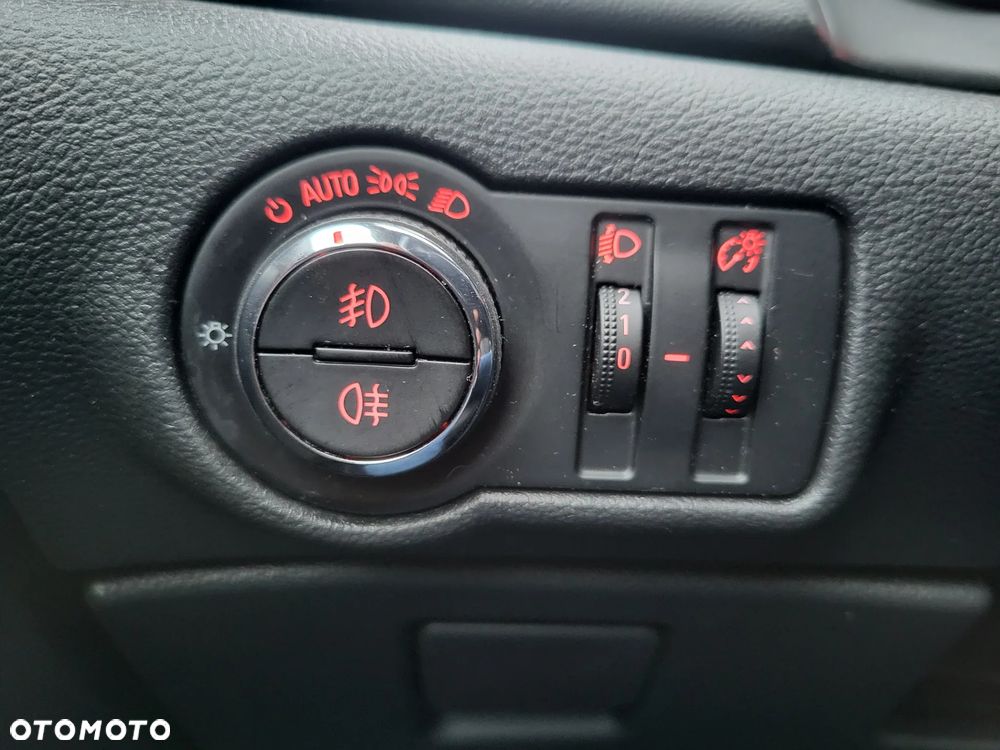 Opel Astra 1.4 Turbo - 16