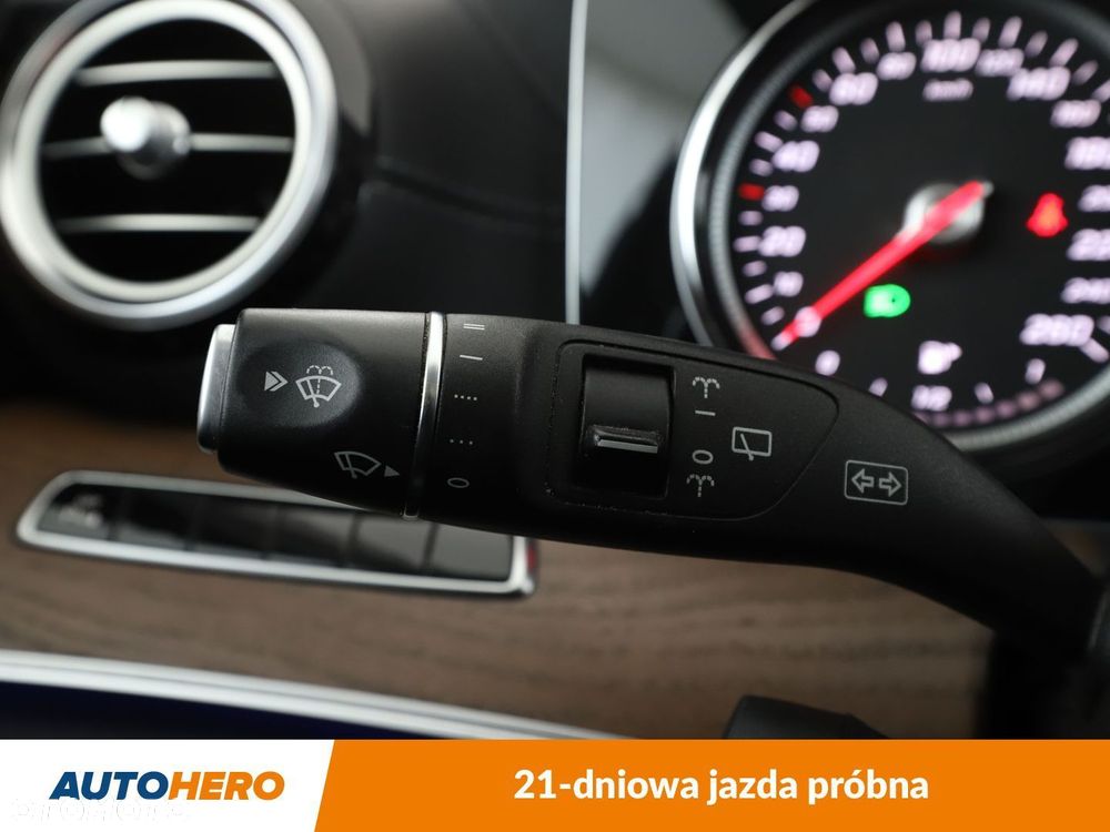 Mercedes-Benz Klasa E 220 d 4-Matic 9G-TRONIC - 34