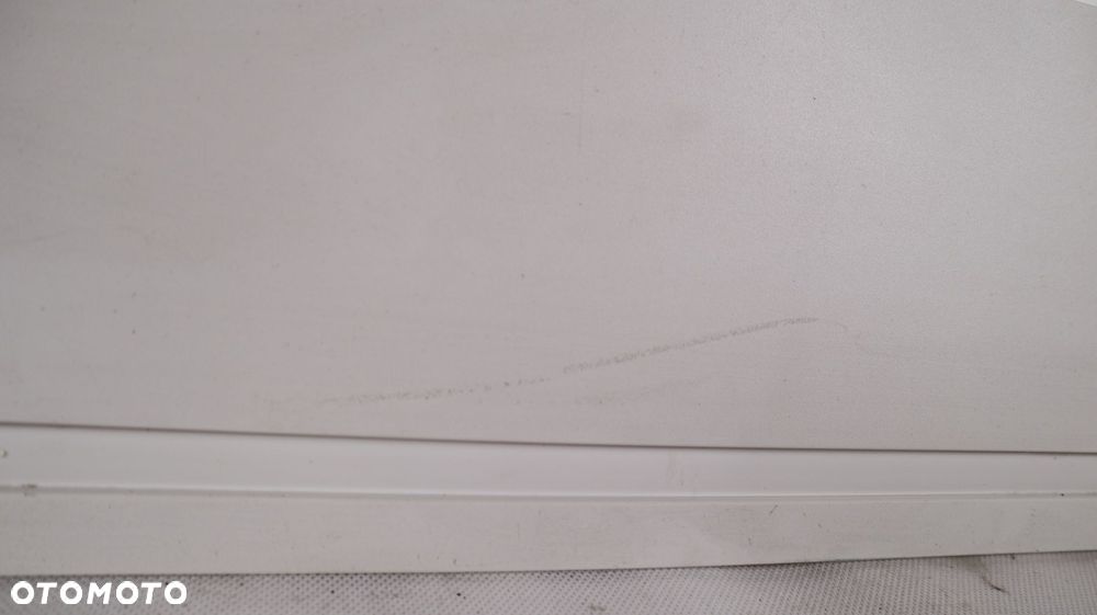 KAMPER PRZYCZEPA KEMPINGOWA ZAMKNIĘCIE KRATKI WENTYLACYJNEJ LODÓWKI 48 CM X 22,3 CM - 5