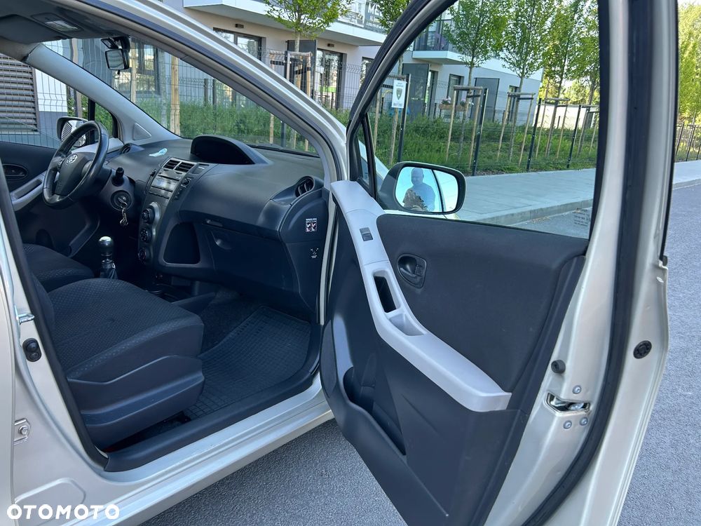 Toyota Yaris 1.33 Sol - 18