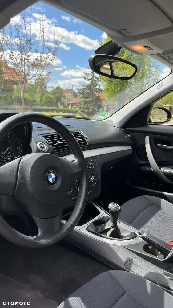 BMW Seria 1 116d DPF - 24