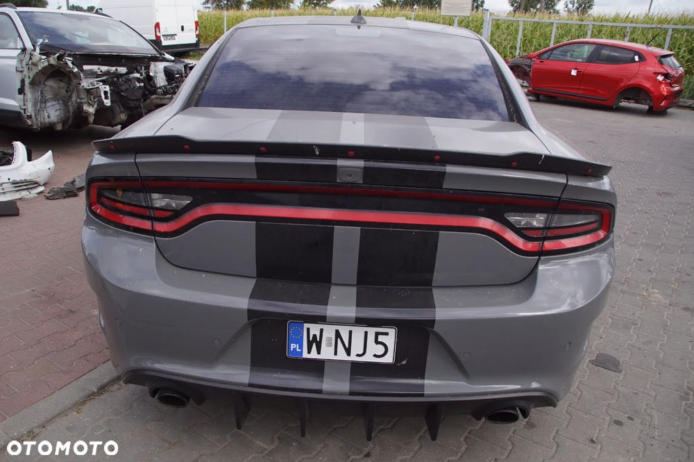 Auto na części 692106889 Dodge Charger 5.7 hemi 272 kw rocznik 2019 klapa zderzak ćwiartka drzwi deska konsola poduszka sanki maska maglownica silnik skrzynia komputer sterownik - 9