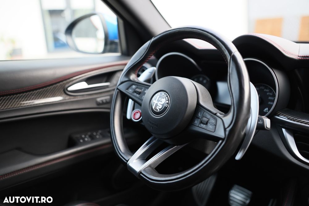 Alfa Romeo Stelvio V6 2.9 Bi-Turbo AT8-Q4 Quadrifoglio - 10