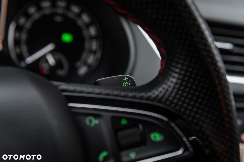 Skoda Octavia 2.0 TDI DSG RS - 14