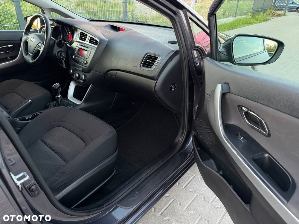 Kia Ceed - 25