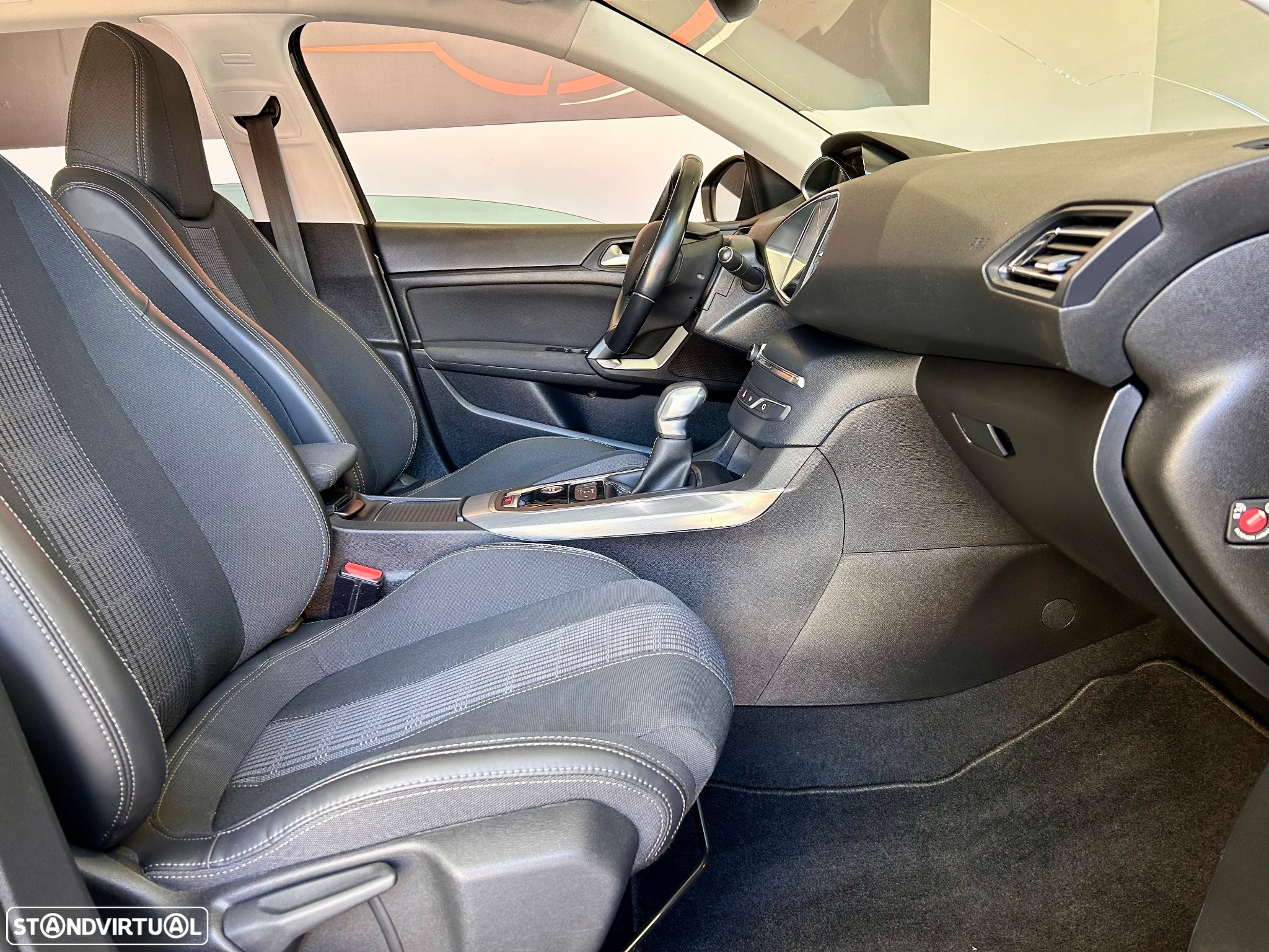 Peugeot 308 SW BlueHDi 120 EAT6 Stop & Start Active - 33