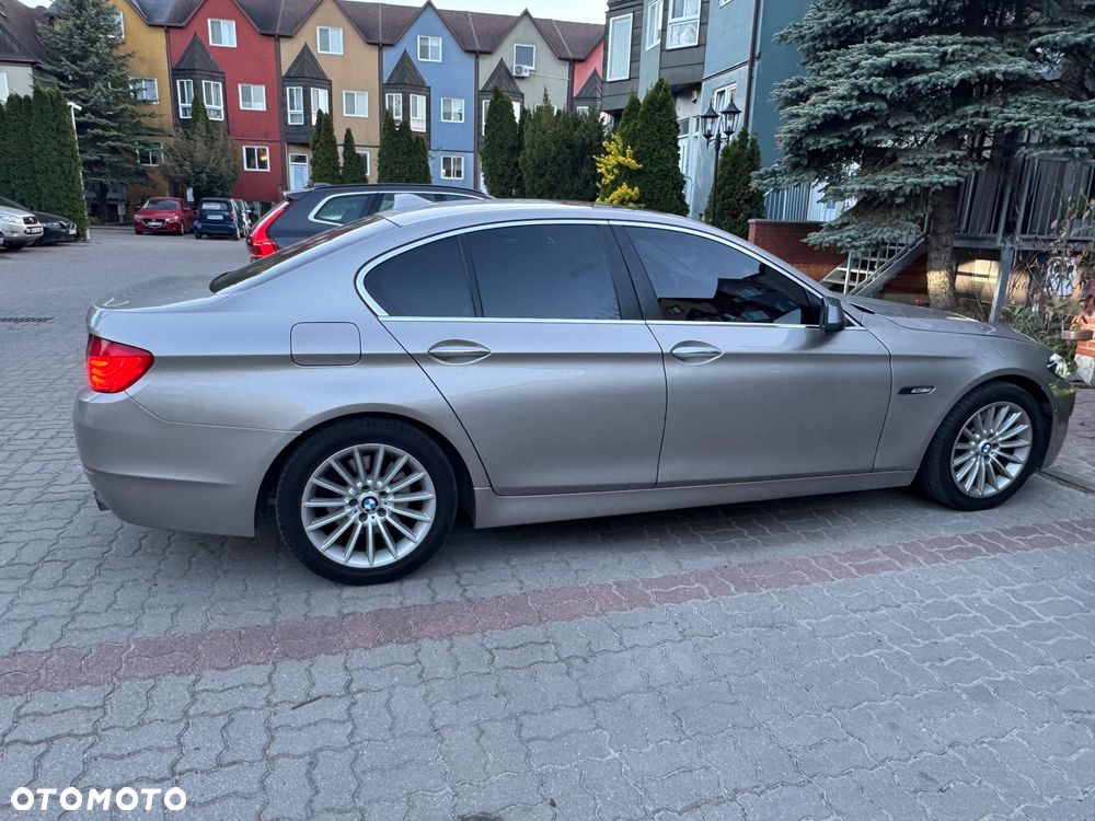 BMW Seria 5 535i xDrive - 7