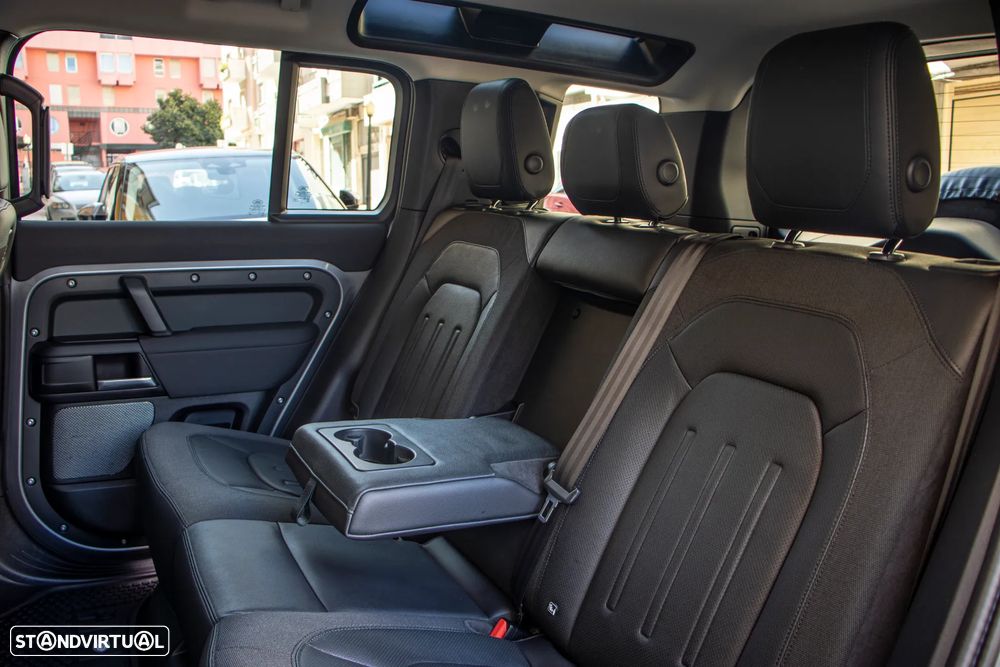 Land Rover Defender 2.0 D 110 AWD S - 38