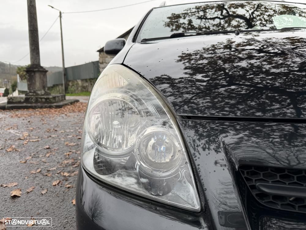 Toyota Corolla Verso 2.2 D-4D High Pack - 12