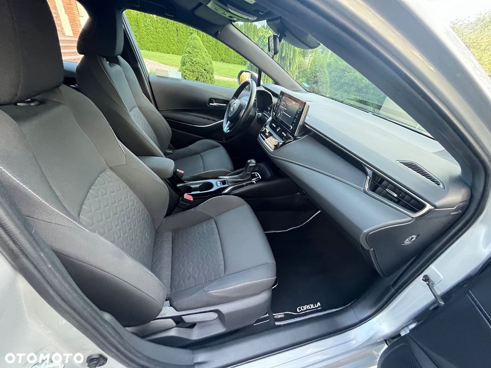Toyota Corolla 1.8 Hybrid Comfort - 28
