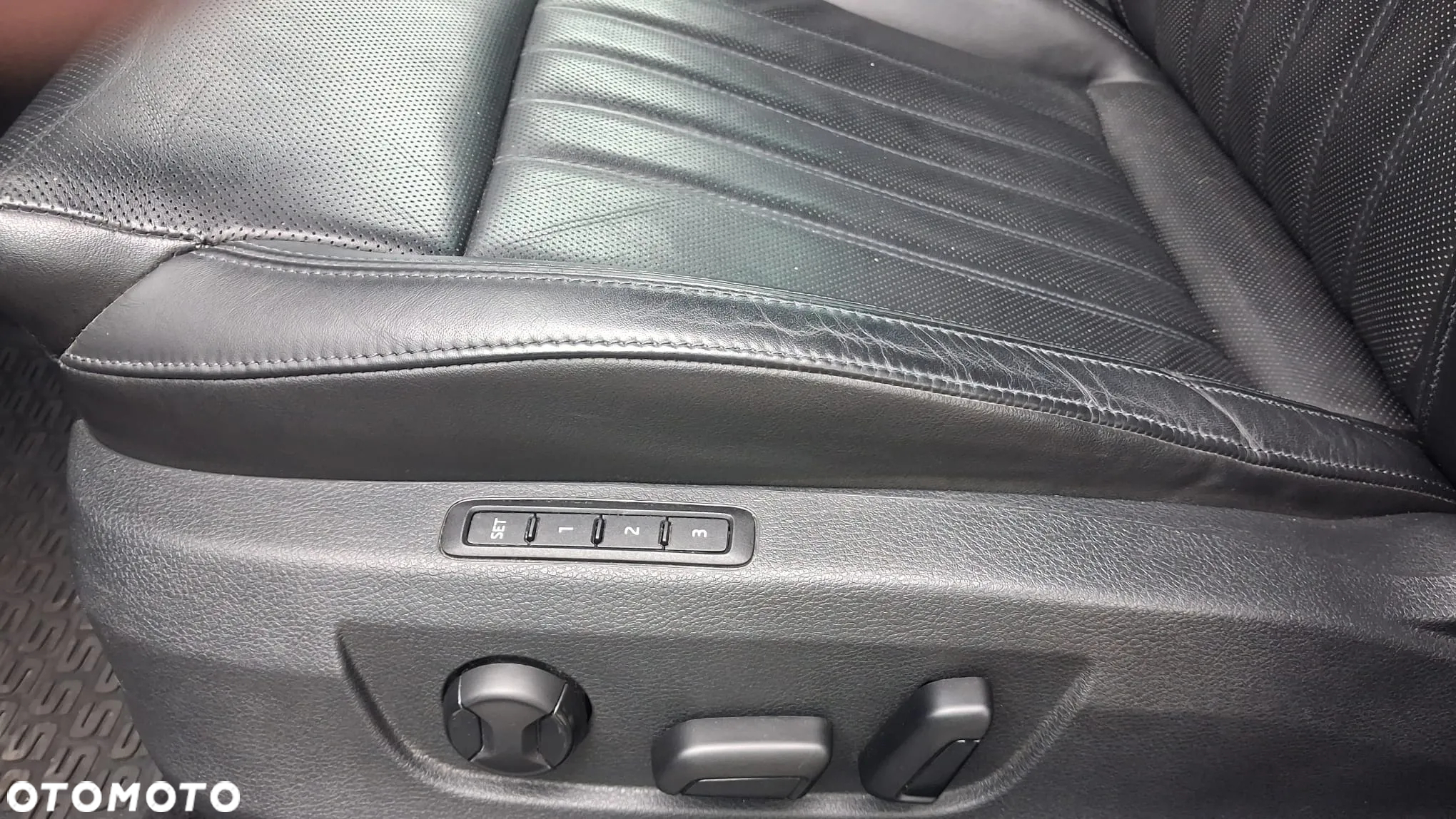 Skoda Superb 2.0 TDI L&K DSG - 19