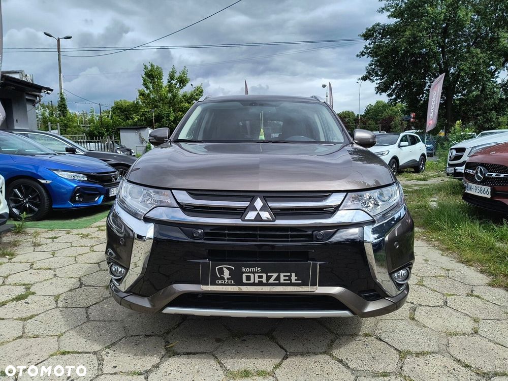 Mitsubishi Outlander - 2