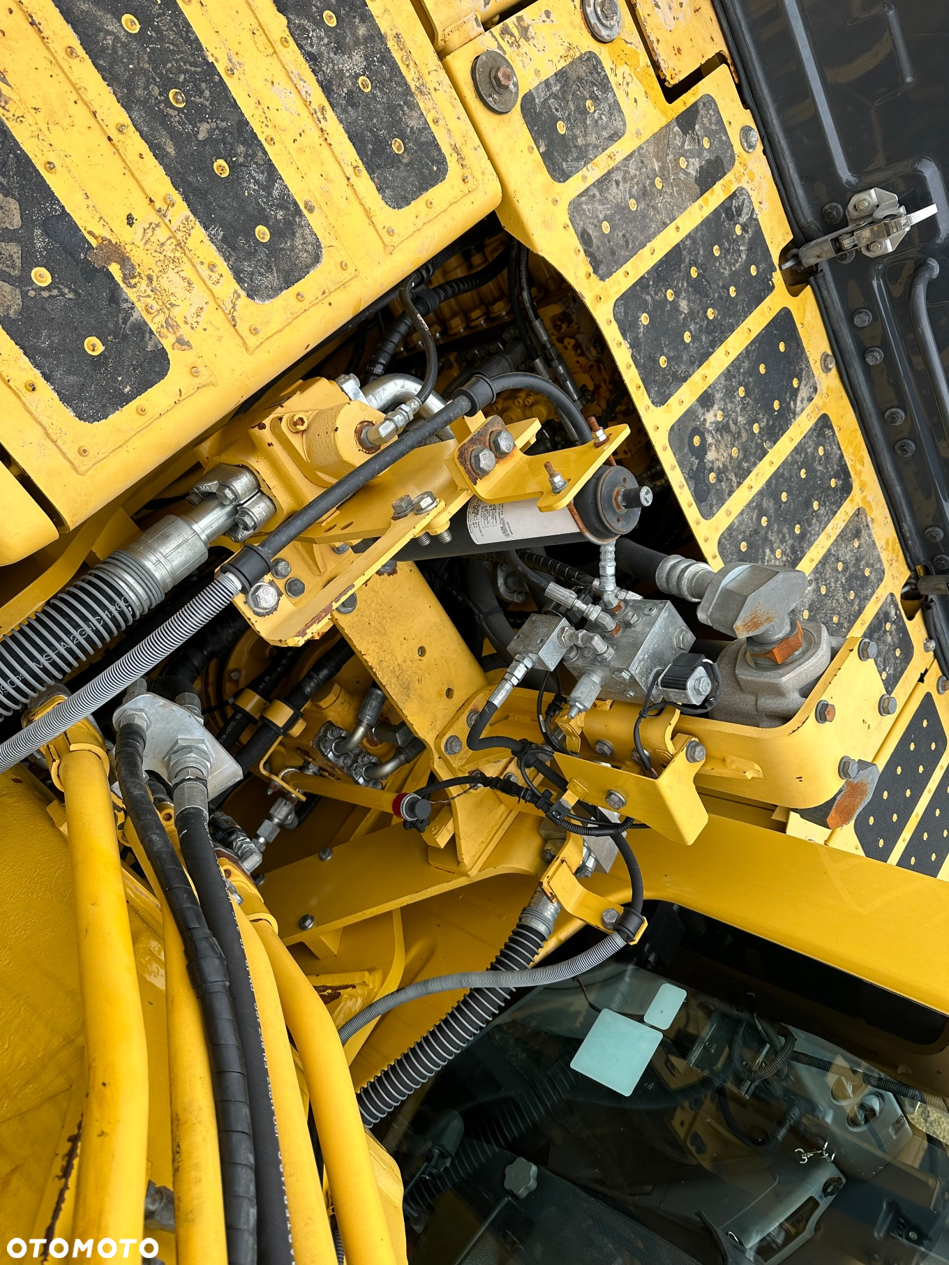 Komatsu PC 210 LC-11 - 12